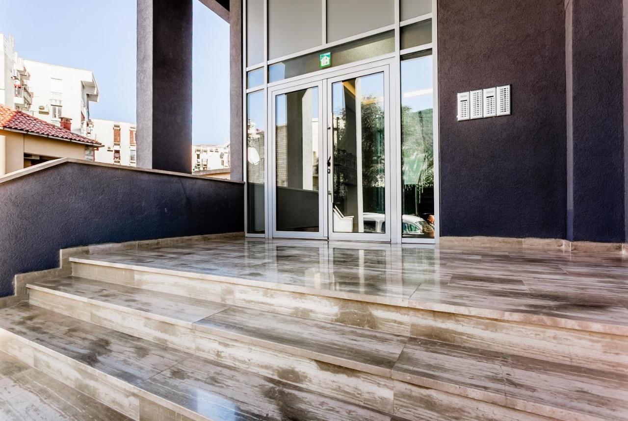 Apartments Lora 13.Jula, 15 Budva Kültér fotó